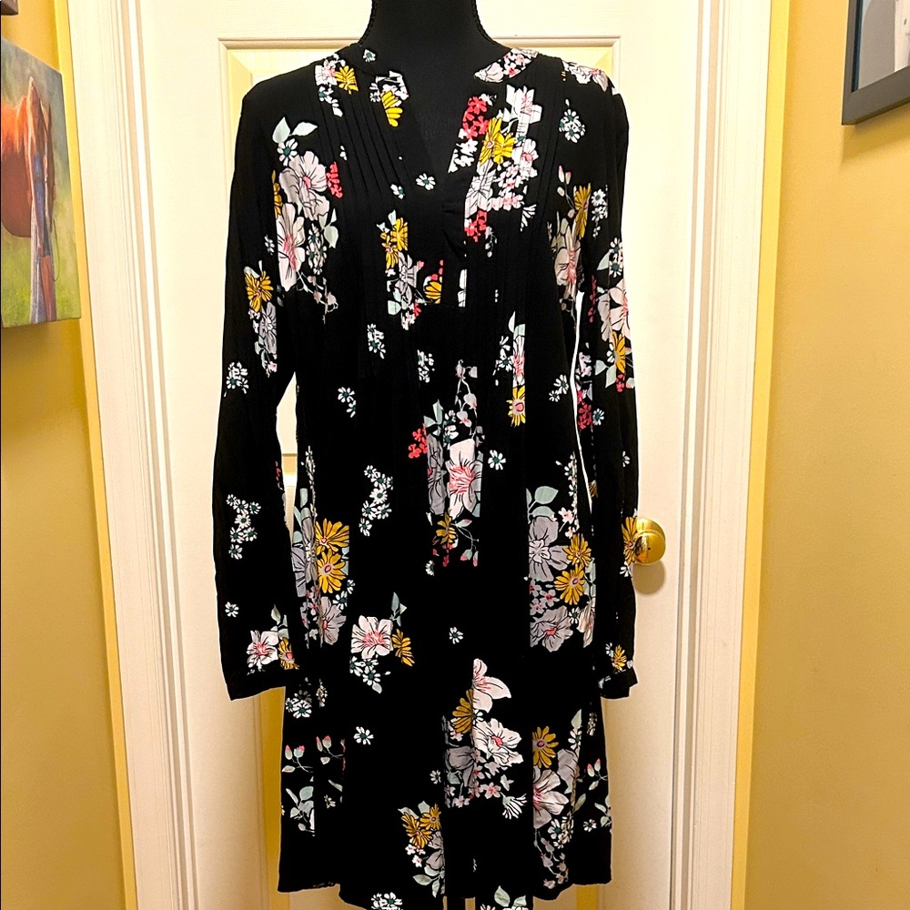 Old Navy Black Floral Long Sleeve Dress